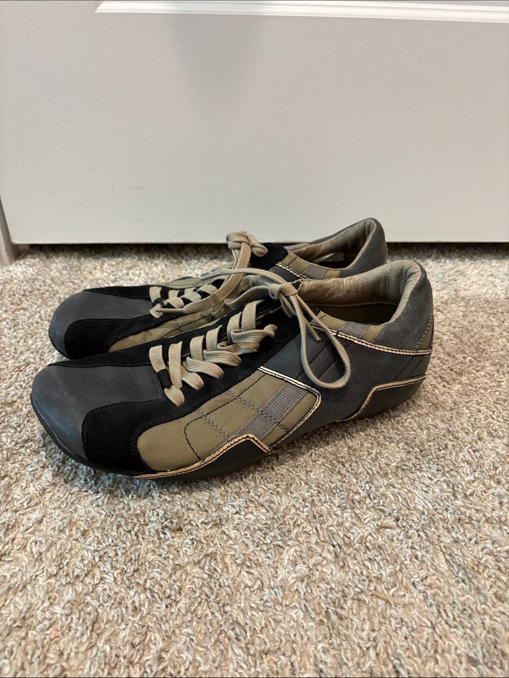 VINTAGE Diesel Men's Black and Olive Sneakers with Tan Accents